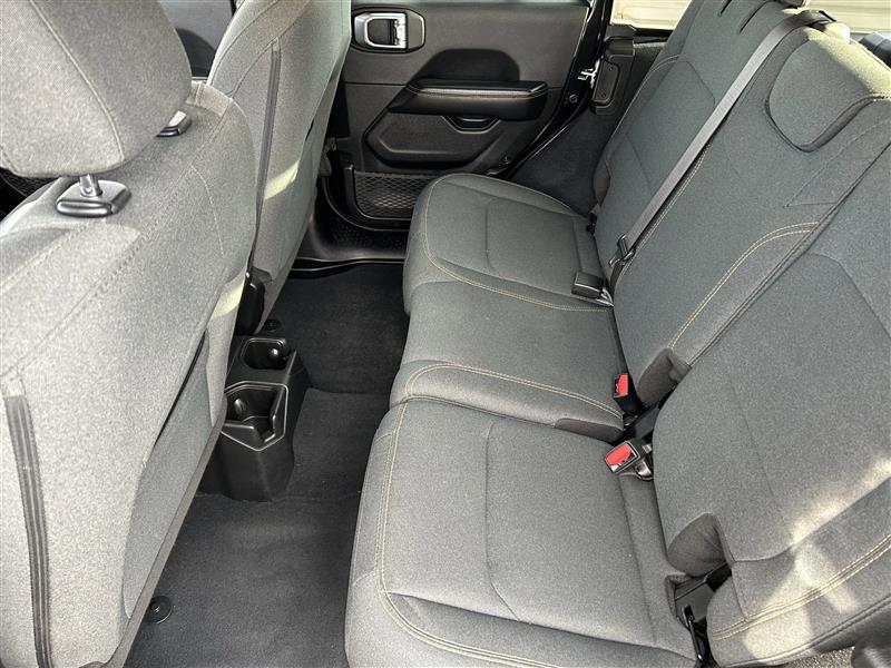 Jeep Wrangler Sahara 2024