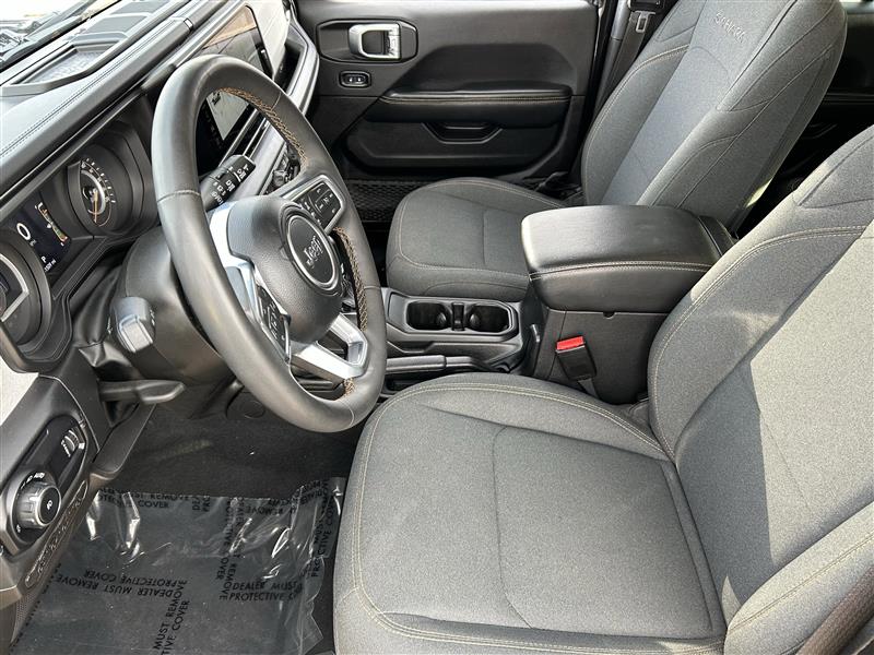 Jeep Wrangler Sahara 2024