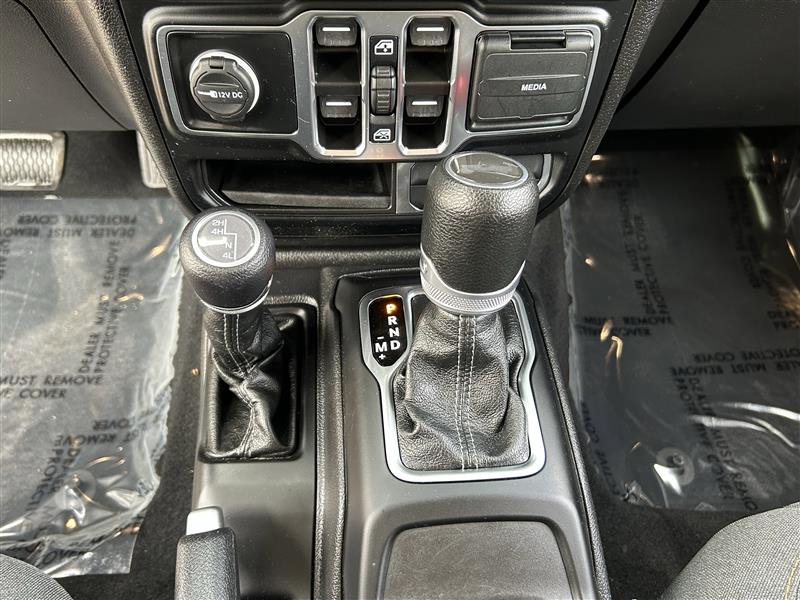 Jeep Wrangler Sahara 2024