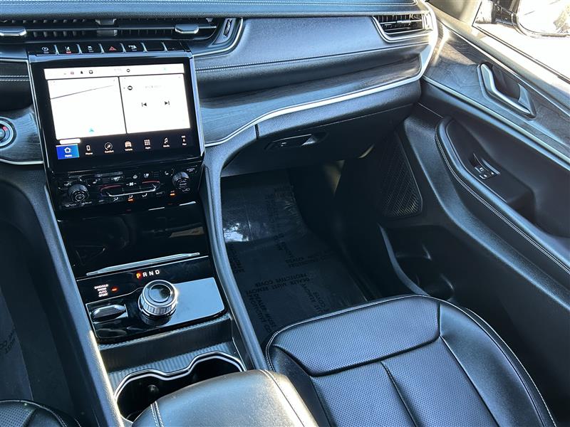 Jeep Grand Cherokee L Limited 4WD 2024