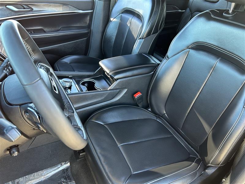 Jeep Grand Cherokee L Limited 4WD 2024