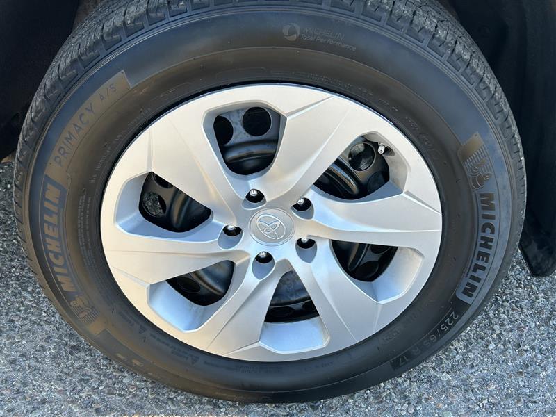 Toyota RAV4 LE AWD 2024