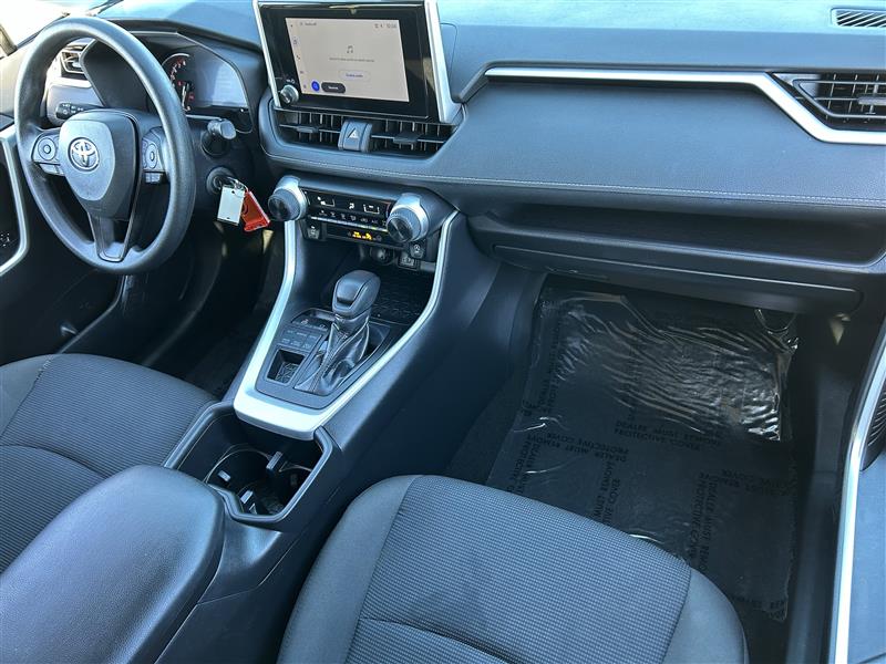 Toyota RAV4 LE AWD 2024