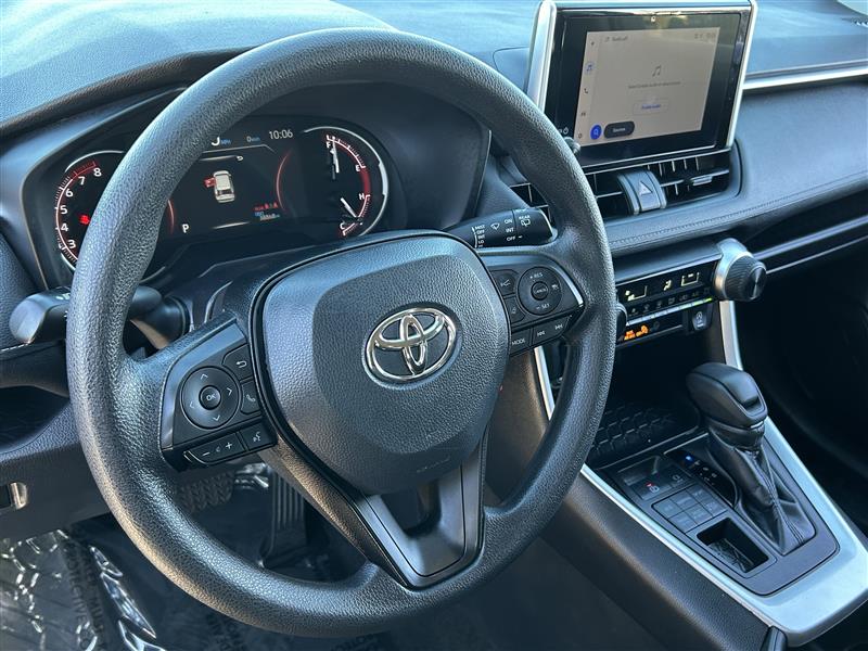 Toyota RAV4 LE AWD 2024