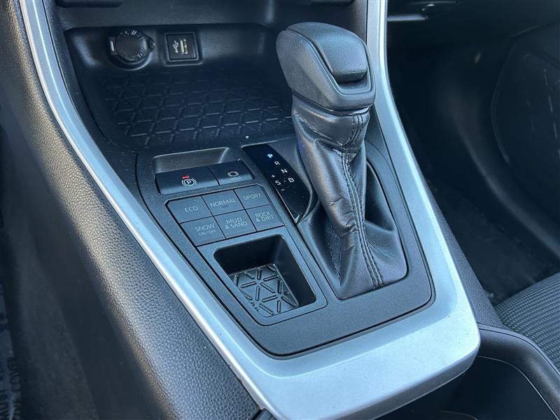 Toyota RAV4 LE AWD 2024