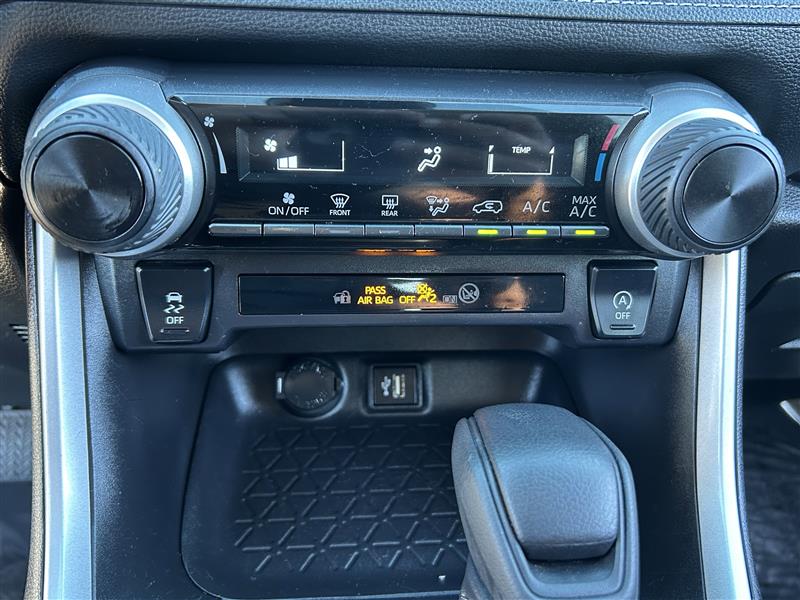 Toyota RAV4 LE AWD 2024