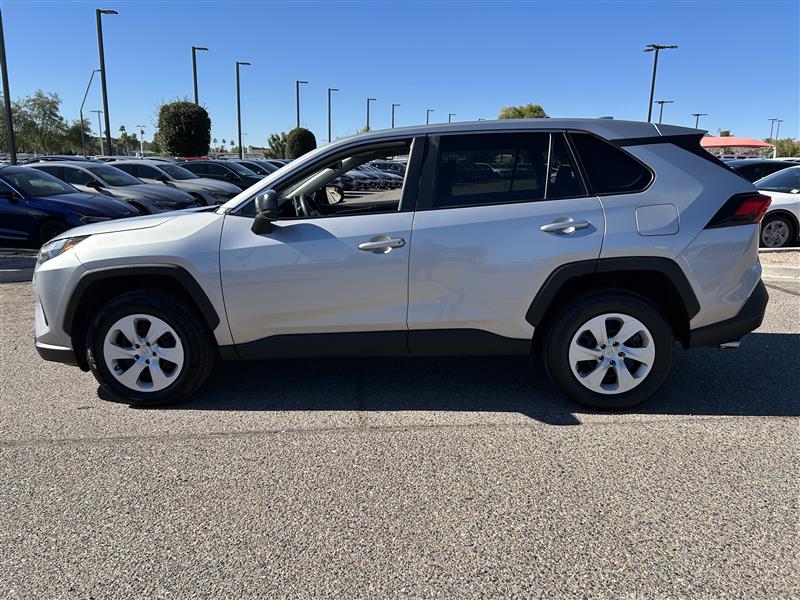 Toyota RAV4 LE AWD 2024