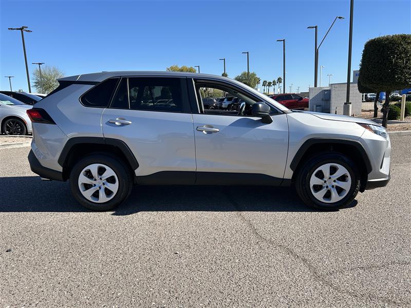 Toyota RAV4 LE AWD 2024