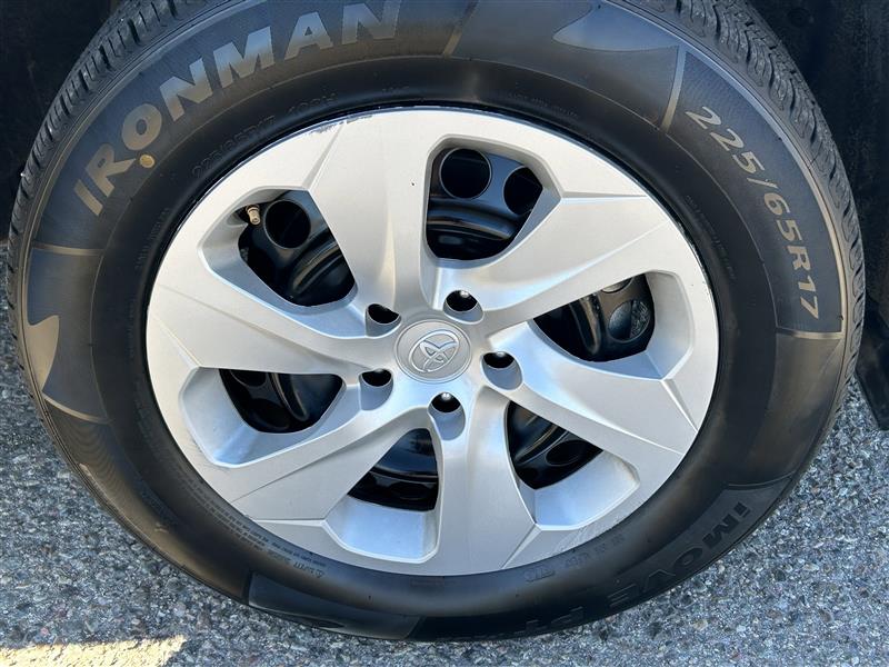 Toyota RAV4 LE AWD 2024