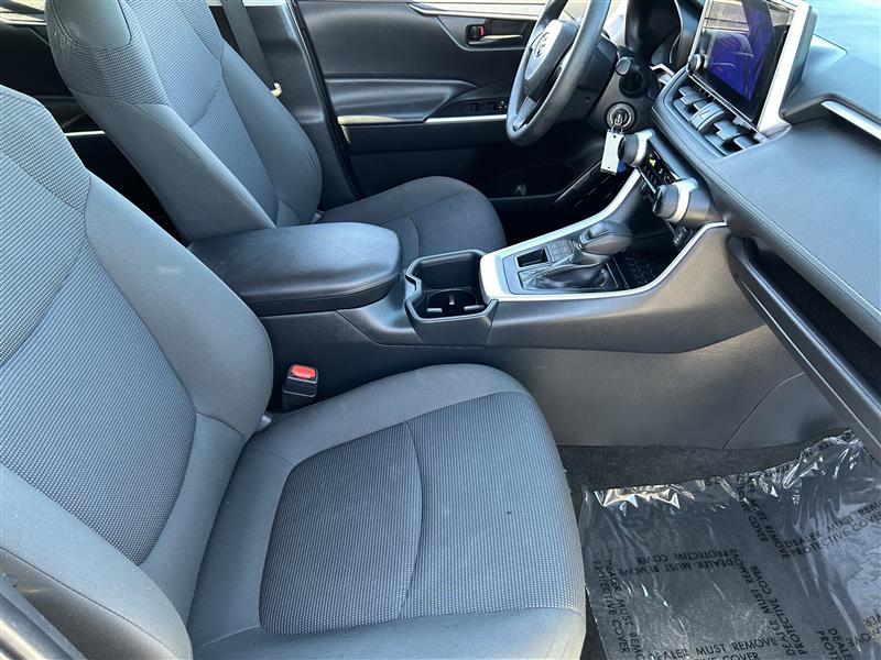 Toyota RAV4 LE AWD 2024