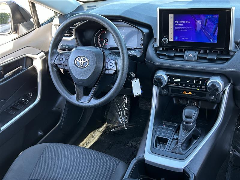 Toyota RAV4 LE AWD 2024