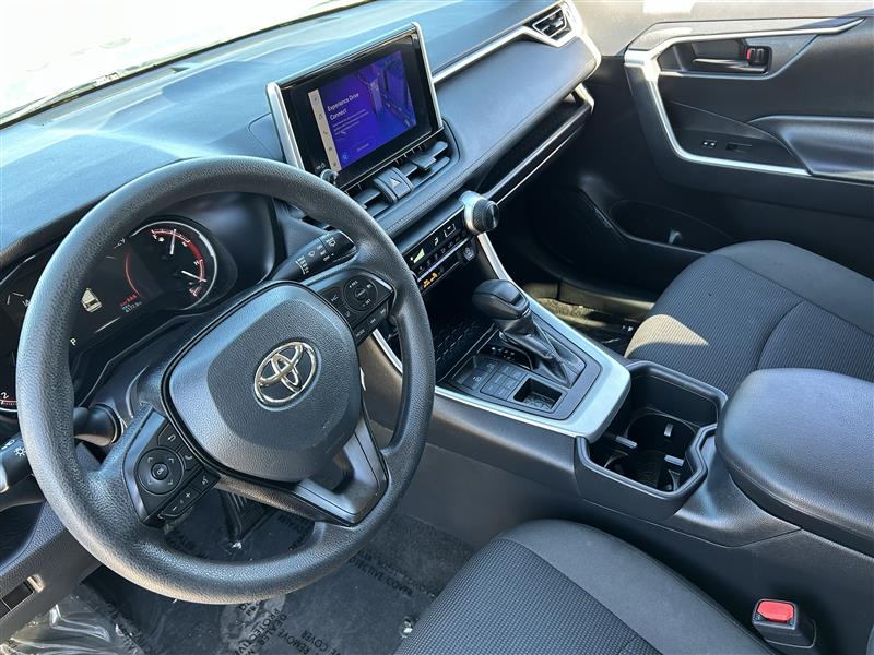 Toyota RAV4 LE AWD 2024