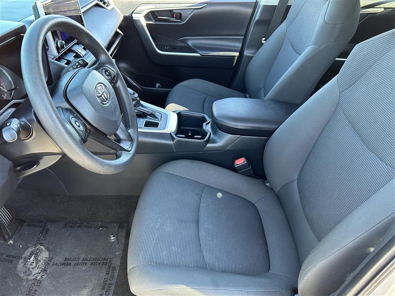 Toyota RAV4 LE AWD 2024