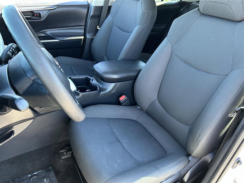 Toyota RAV4 LE AWD 2024