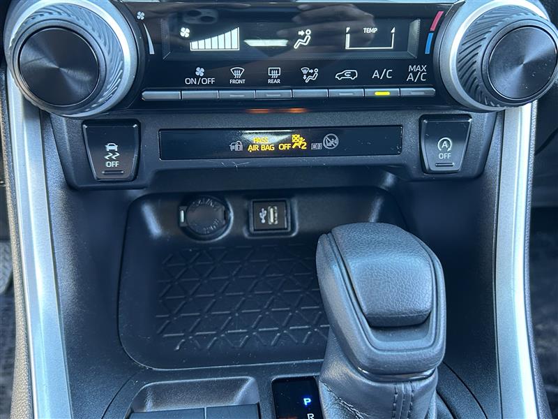 Toyota RAV4 LE AWD 2024