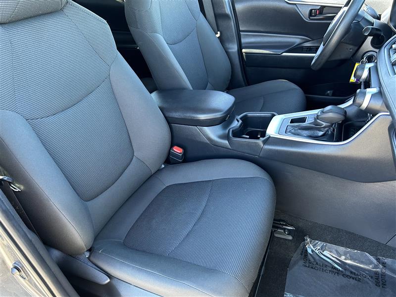 Toyota RAV4 LE AWD 2024