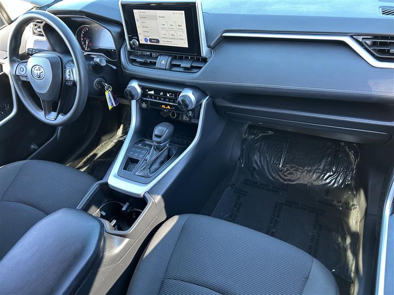 Toyota RAV4 LE AWD 2024