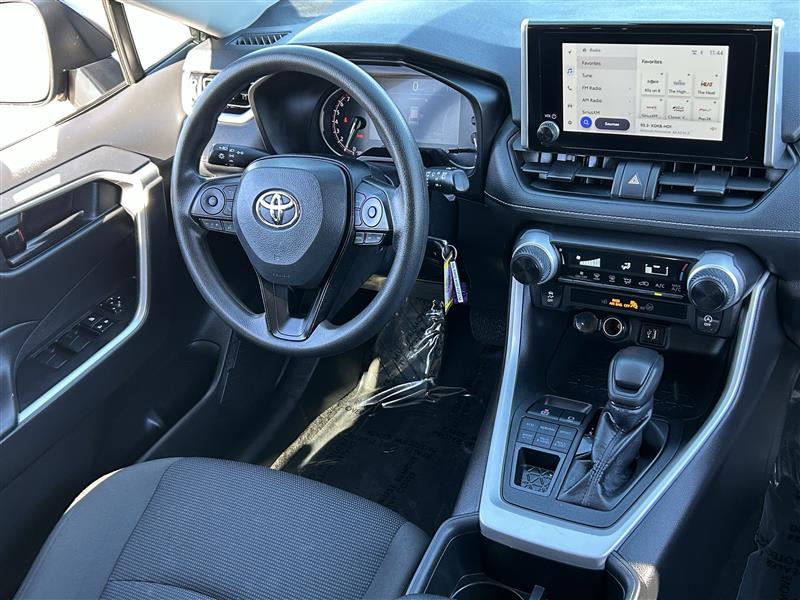 Toyota RAV4 LE AWD 2024