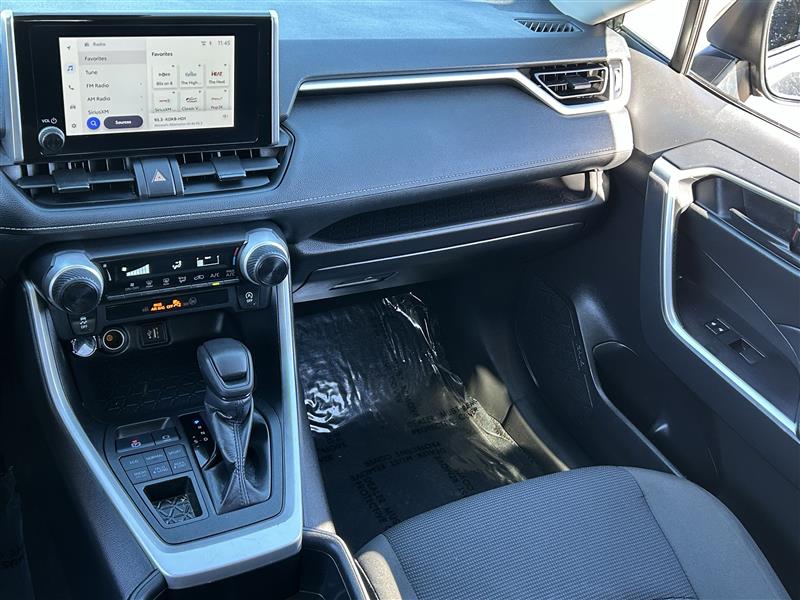 Toyota RAV4 LE AWD 2024