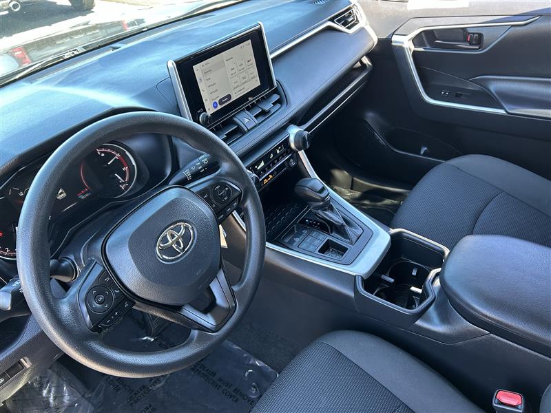 Toyota RAV4 LE AWD 2024