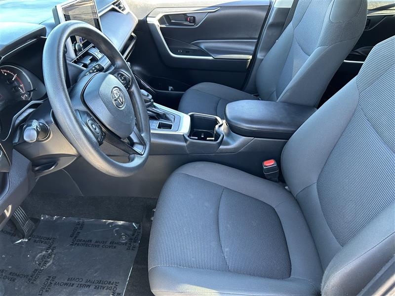 Toyota RAV4 LE AWD 2024