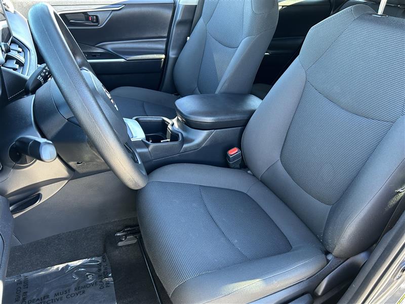 Toyota RAV4 LE AWD 2024