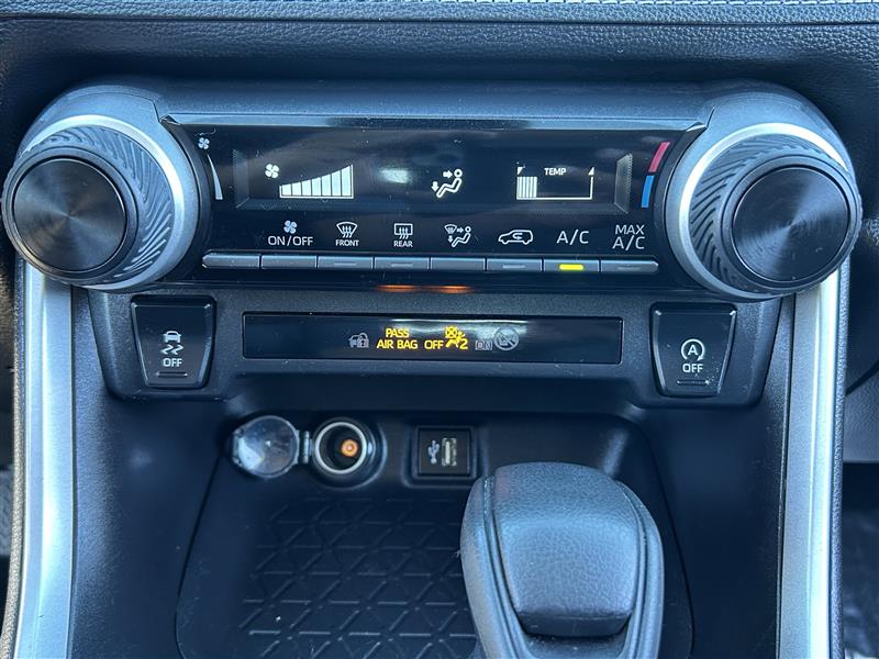 Toyota RAV4 LE AWD 2024