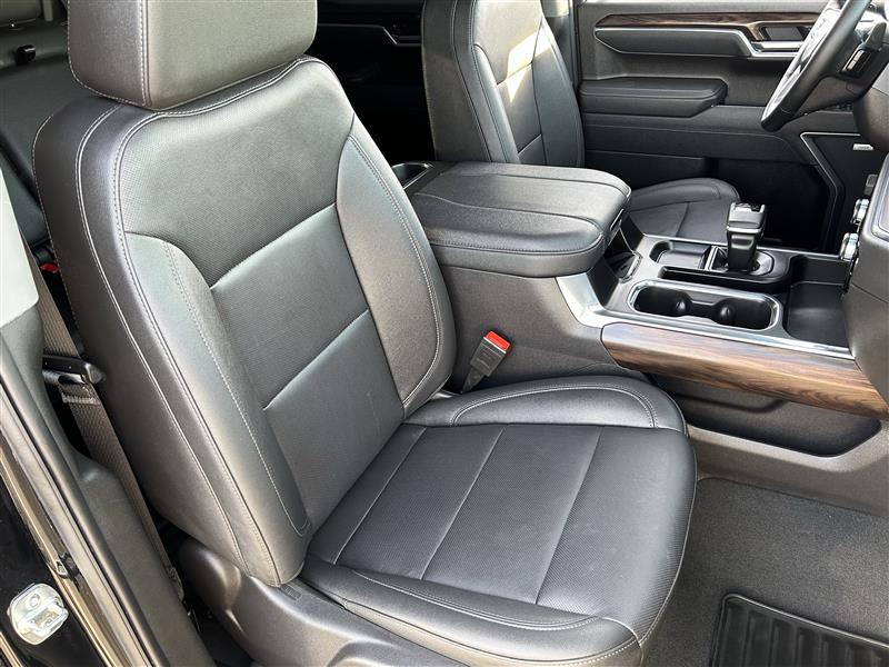 GMC Sierra 1500 SLT Crew Cab 4WD 2025