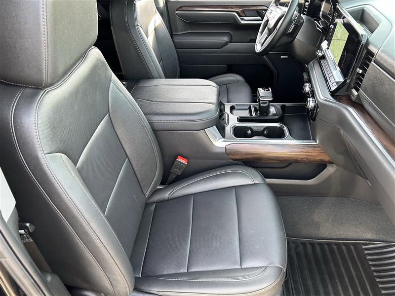 GMC Sierra 1500 SLT Crew Cab 4WD 2025