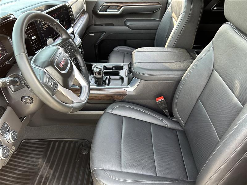 GMC Sierra 1500 SLT Crew Cab 4WD 2025