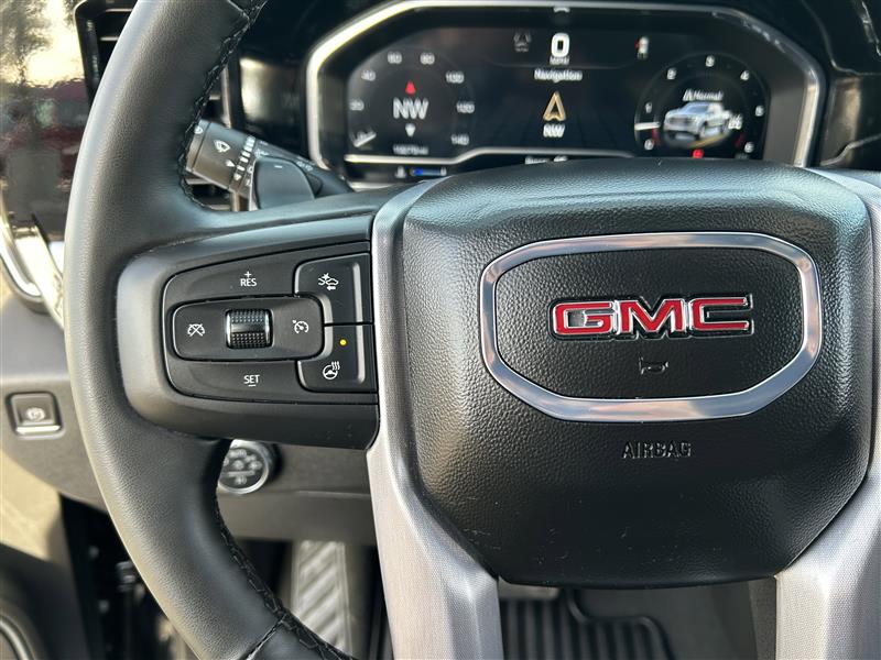 GMC Sierra 1500 SLT Crew Cab 4WD 2025