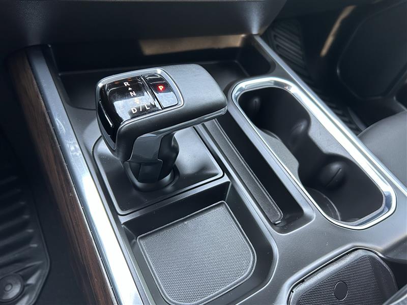 GMC Sierra 1500 SLT Crew Cab 4WD 2025