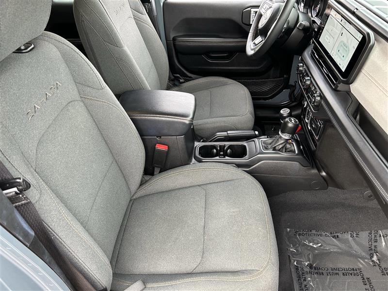 Jeep Wrangler Sahara 2024