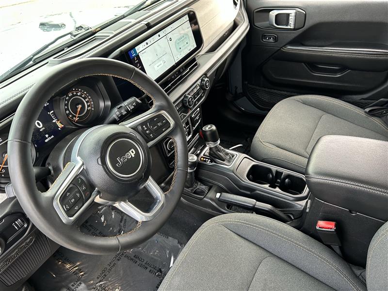 Jeep Wrangler Sahara 2024