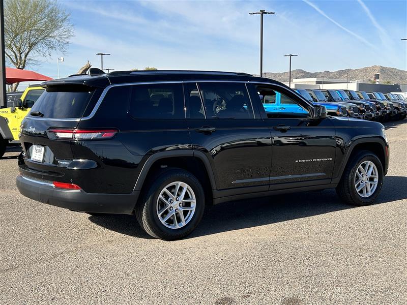 Jeep Grand Cherokee L Laredo 4WD 2023