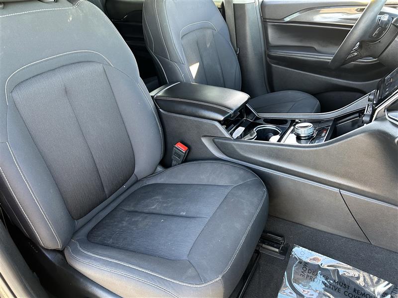 Jeep Grand Cherokee L Laredo 4WD 2023