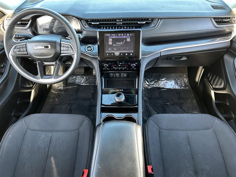 Jeep Grand Cherokee L Laredo 4WD 2023