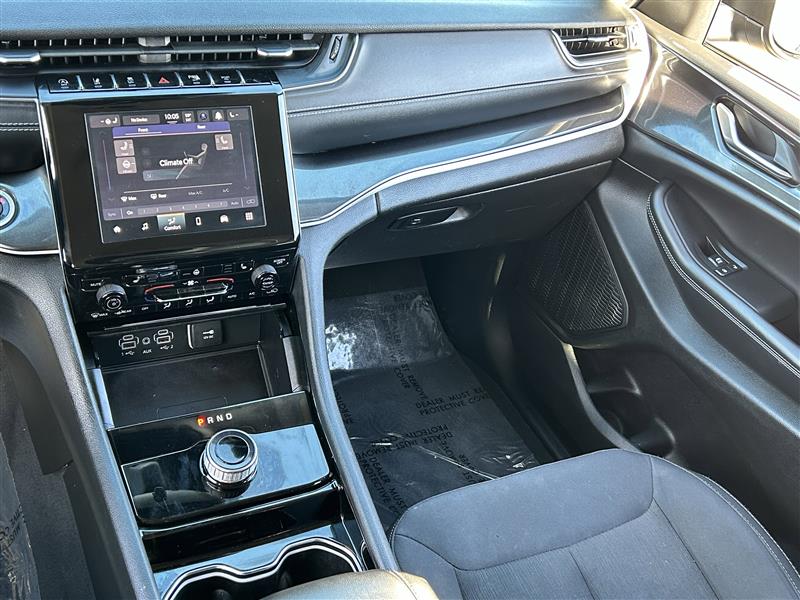 Jeep Grand Cherokee L Laredo 4WD 2023