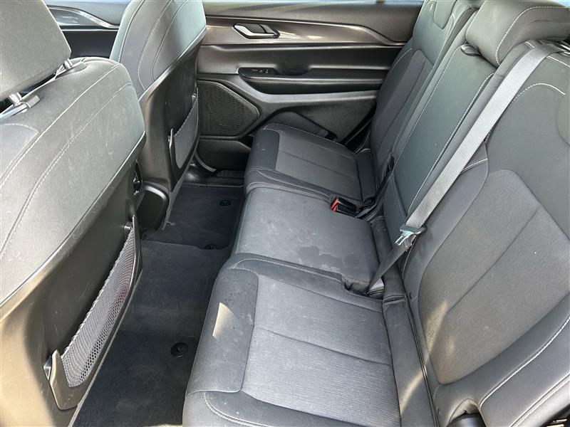 Jeep Grand Cherokee L Laredo 4WD 2023