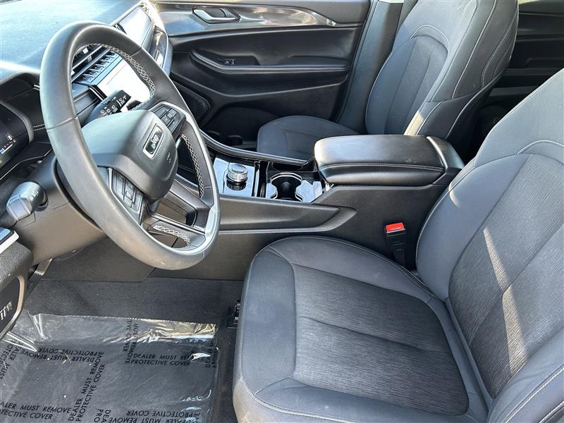 Jeep Grand Cherokee L Laredo 4WD 2023