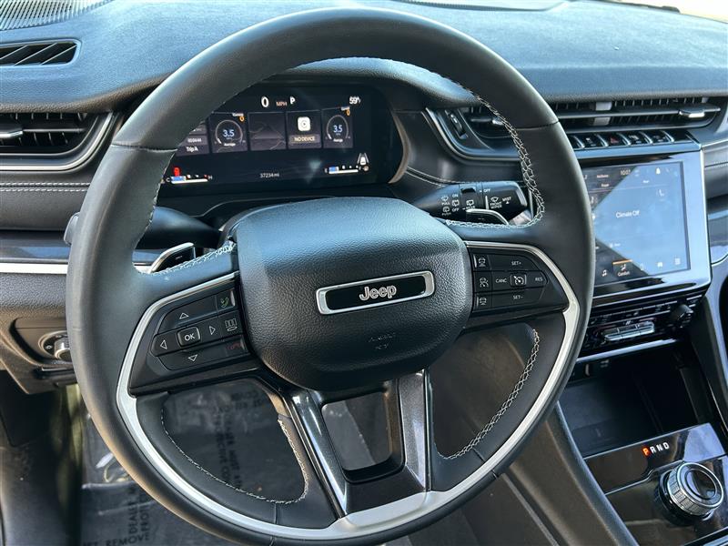 Jeep Grand Cherokee L Laredo 4WD 2023