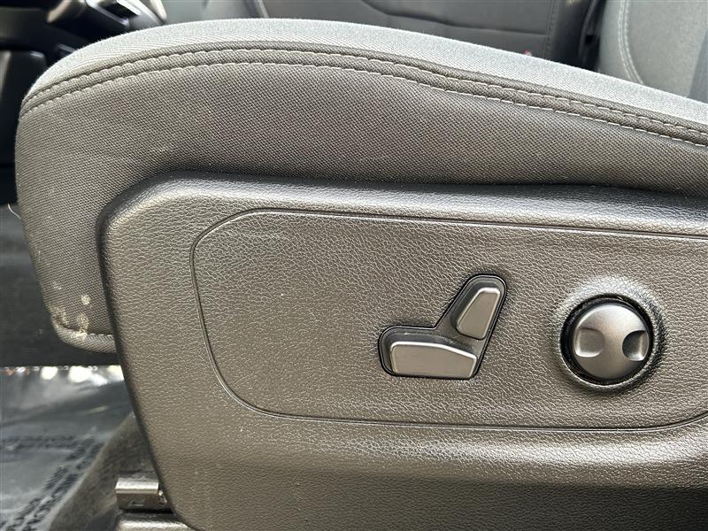 RAM 1500 Big Horn Quad Cab 4WD 2022