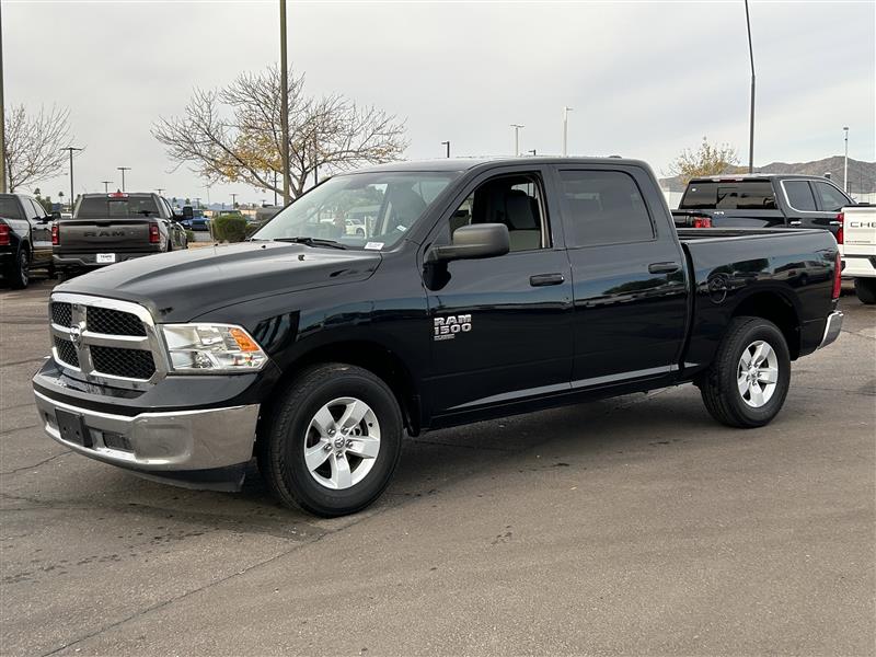 RAM 1500 Classic Tradesman Crew Cab SWB 2WD 2022