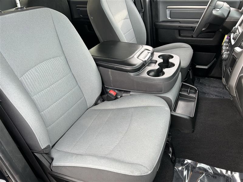 RAM 1500 Classic Tradesman Crew Cab SWB 2WD 2022