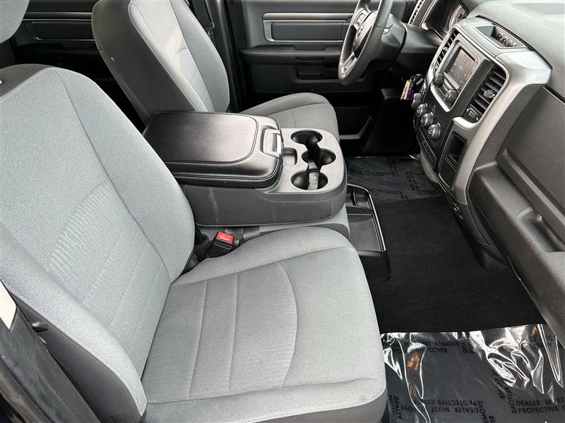 RAM 1500 Classic Tradesman Crew Cab SWB 2WD 2022