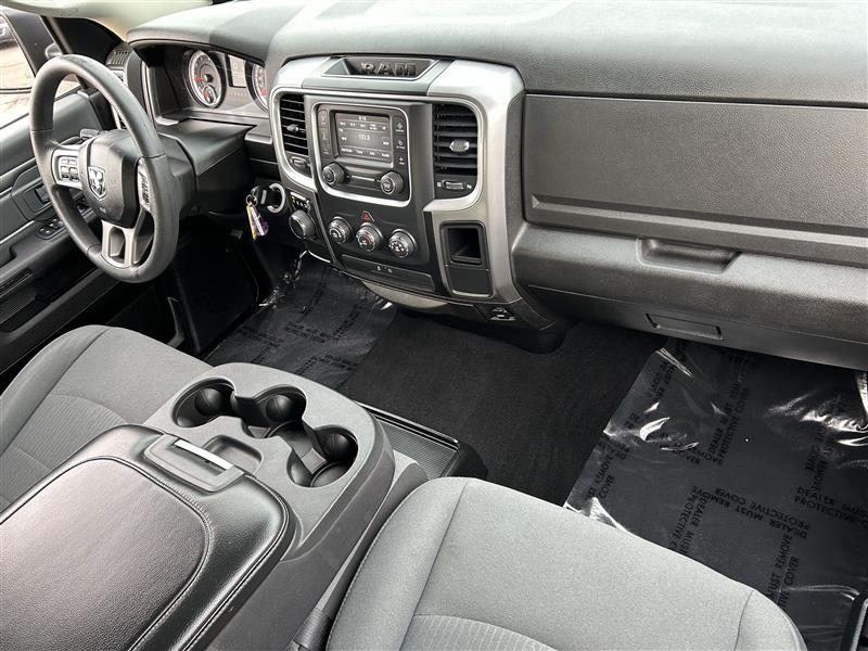 RAM 1500 Classic Tradesman Crew Cab SWB 2WD 2022