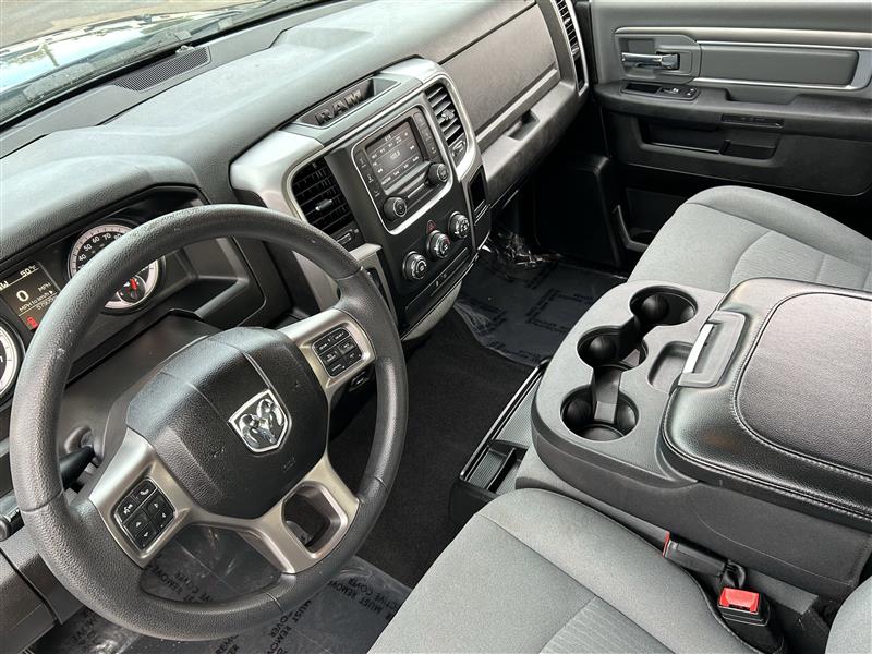 RAM 1500 Classic Tradesman Crew Cab SWB 2WD 2022