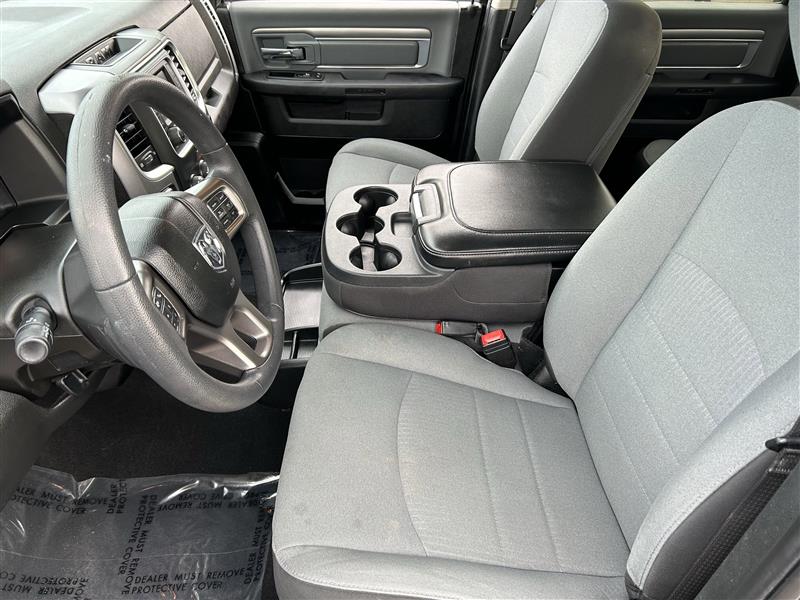 RAM 1500 Classic Tradesman Crew Cab SWB 2WD 2022