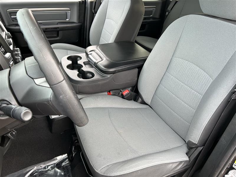 RAM 1500 Classic Tradesman Crew Cab SWB 2WD 2022