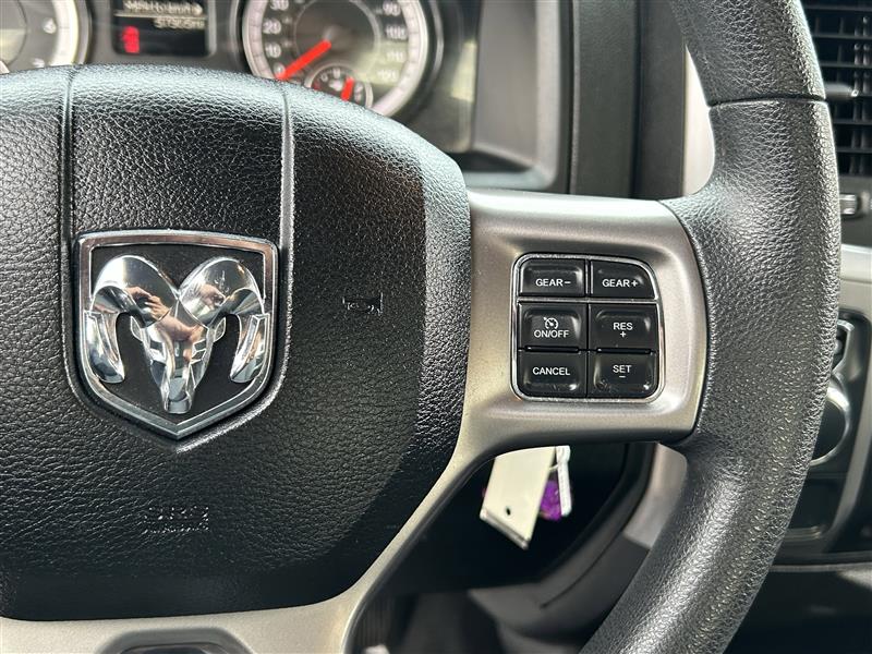 RAM 1500 Classic Tradesman Crew Cab SWB 2WD 2022